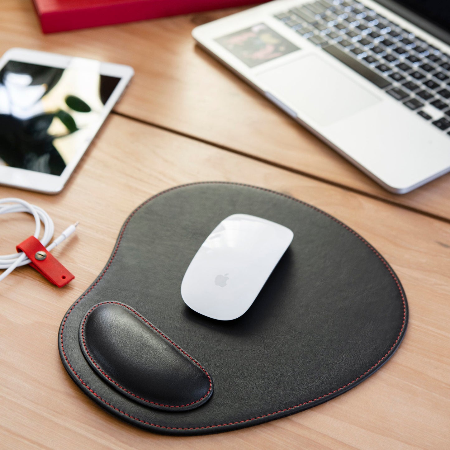 Personalized Oval Leather Mouse Pad with Wrist Rest, Hand Crafted Computer Mouse Pad, Cute Desk Laptop Mouse Pad, Soft Ergonomic Mouse Pad