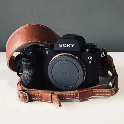 Personalized Leather Camera Strap Gift Custom Strap for Photographers DSLR Camera Holder - Gift for him Gift for Her