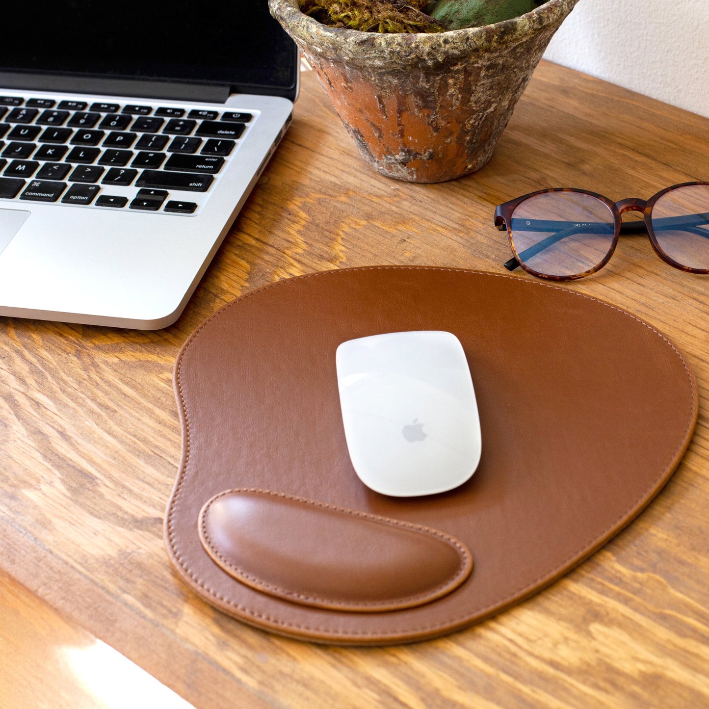 Personalized Oval Leather Mouse Pad with Wrist Rest, Hand Crafted Computer Mouse Pad, Cute Desk Laptop Mouse Pad, Soft Ergonomic Mouse Pad