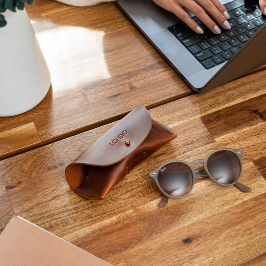 Glasses Case Top Grain Leather, Hand Crafted Eyeglasses Case, Glasses Cover with Magnetic Clasp, Magnetic Button Eyeglasses Bag
